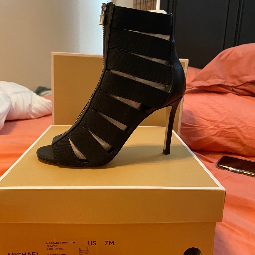 MK BLACK HEELS! Worn once . Super comfy.